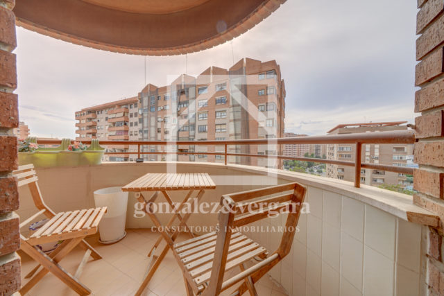 SE VENDE MAGNIFICO PISO EN C/ SANTA CRUZ DE LA ZARZA (VALENCIA): 410.000 €