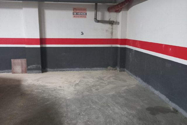 SE VENDE PLAZA DE GARAJE PARA MOTOS  EN C/ESCALANTE DE BURJASSOT: 11.500 €