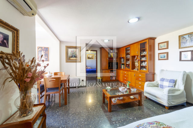 SE VENDE PISO REFORMADO EN C/MISTRAL DE VALENCIA. 3 HABITACIONES 297.000,-€