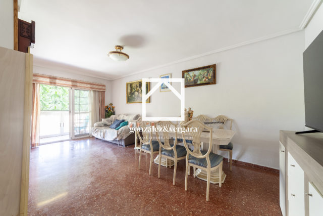 SE VENDE PISO EN BENICALAP (VALENCIA)  C/MAESTRO MIGUEL GALAN 84 M2. 260.000 €