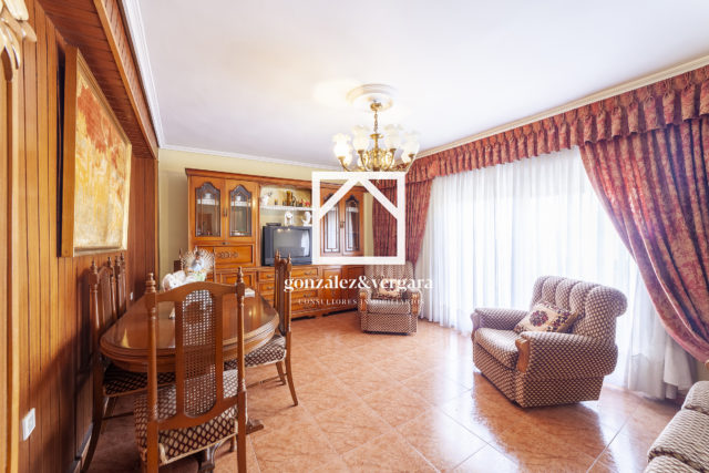 SE VENDE PISO REFORMADO EN C/ARCHENA DE VALENCIA. 3 HAB. DOBLES. 96 M2. 350.000, -€